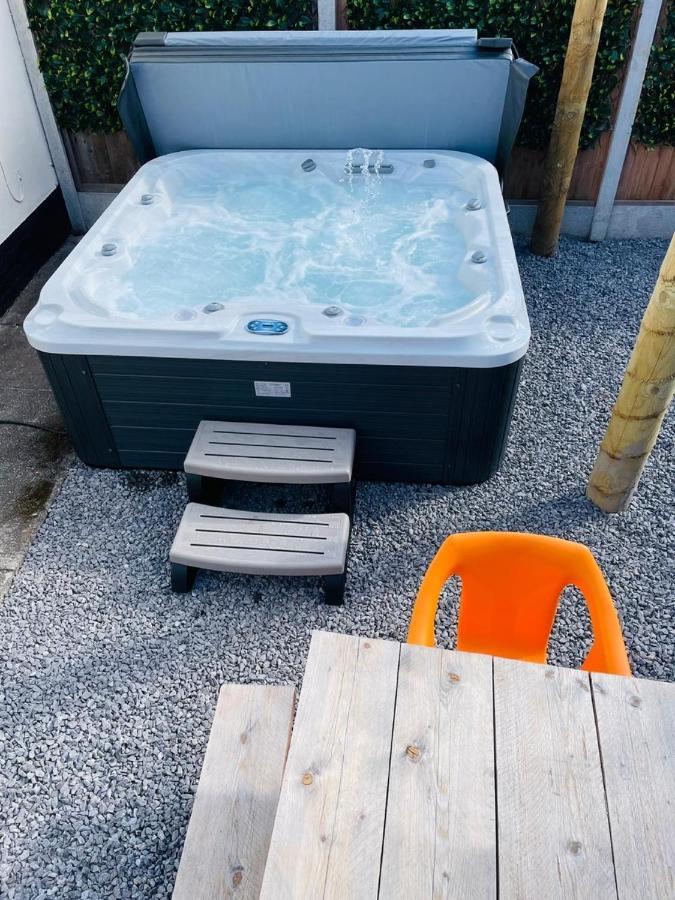 Stylish Hot Tub House With Free Parking! Villa York Eksteriør bilde