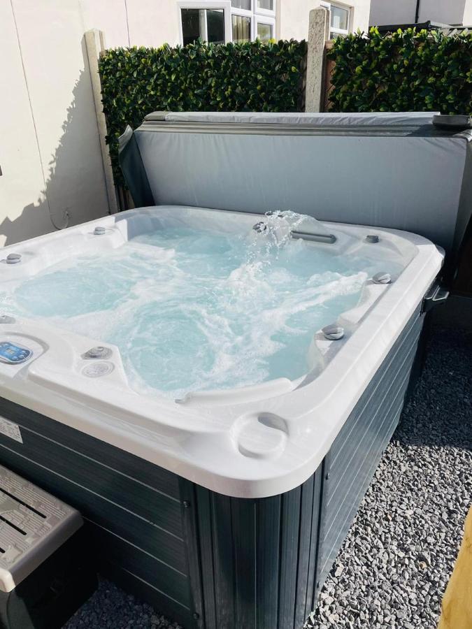 Stylish Hot Tub House With Free Parking! Villa York Eksteriør bilde